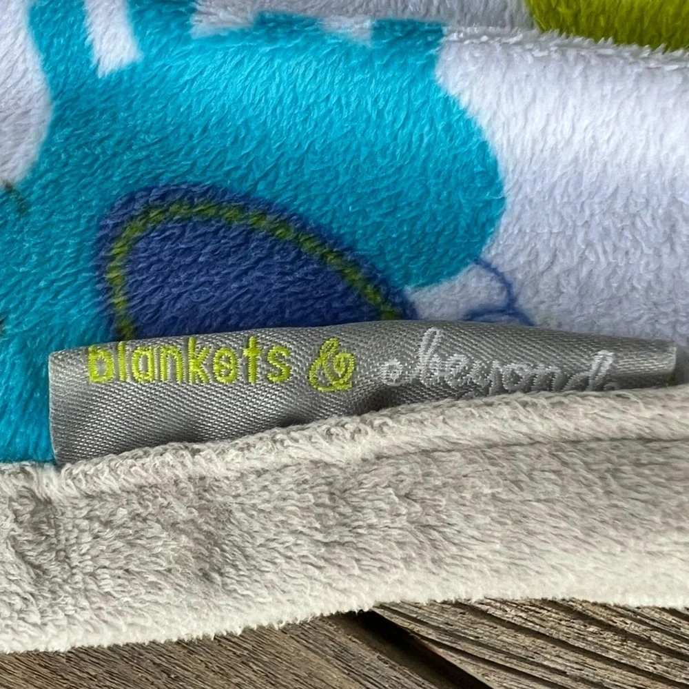 Blankets & Beyond Elephants Plush Double-Sided Baby Blanket Green Blue 27x31 HTF